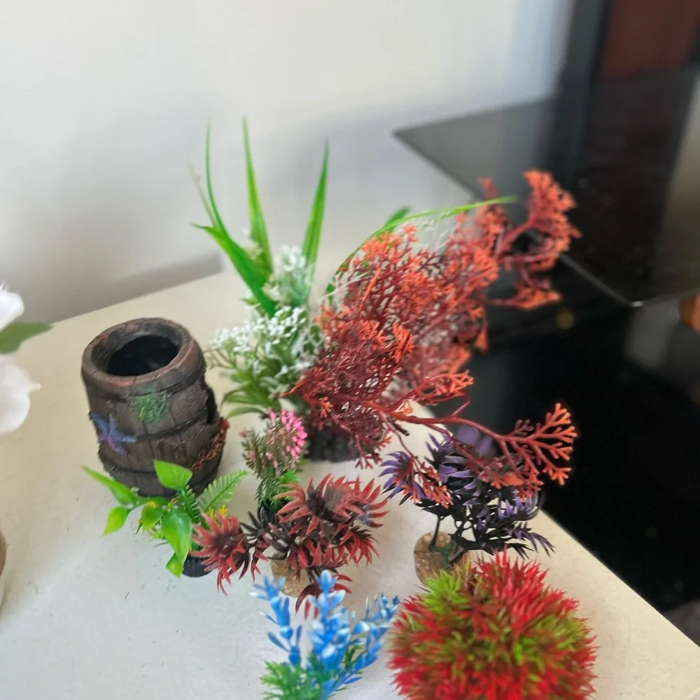 8 pieces aquarium decors new lot